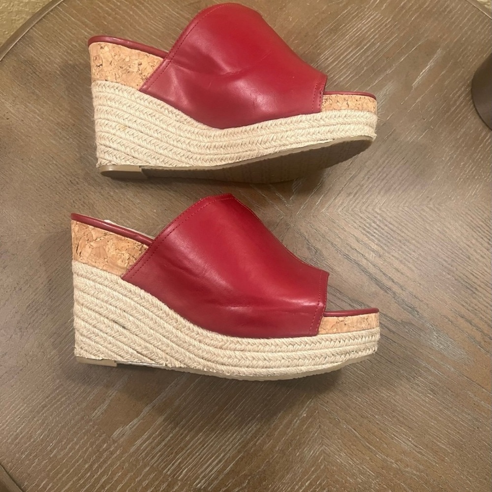 ❤️Adrienne Vittadini Red Leather Wedge Sandals